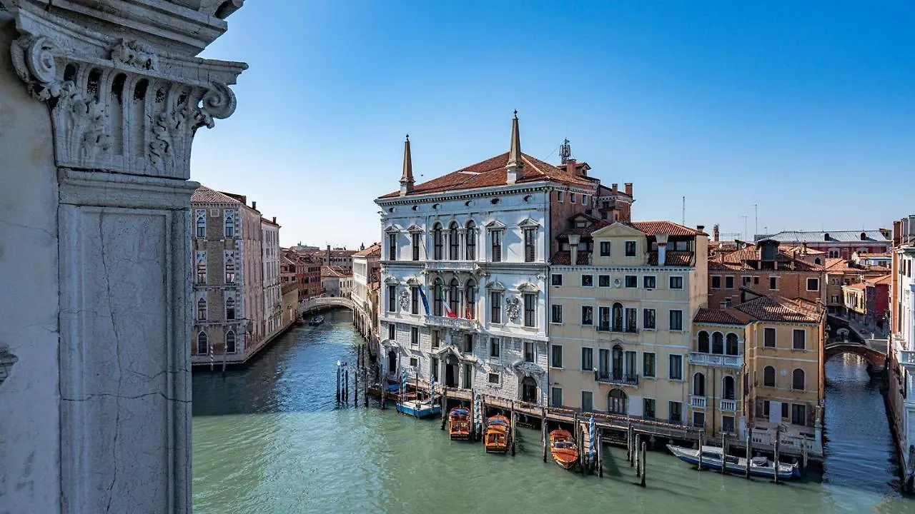 Ca\' Del Mercante Grand Canal location